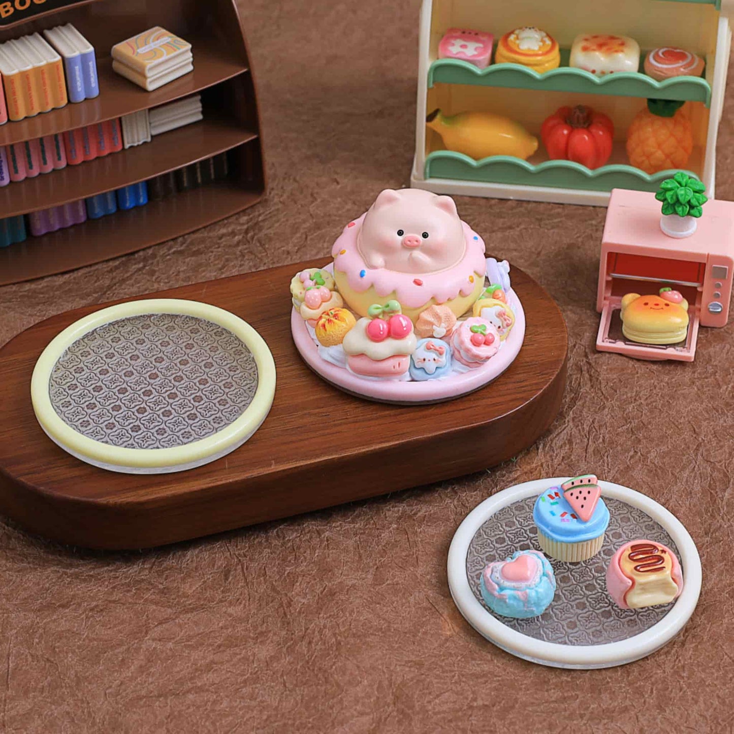 Resin charms on round plate for DIY decoden phone case decoration