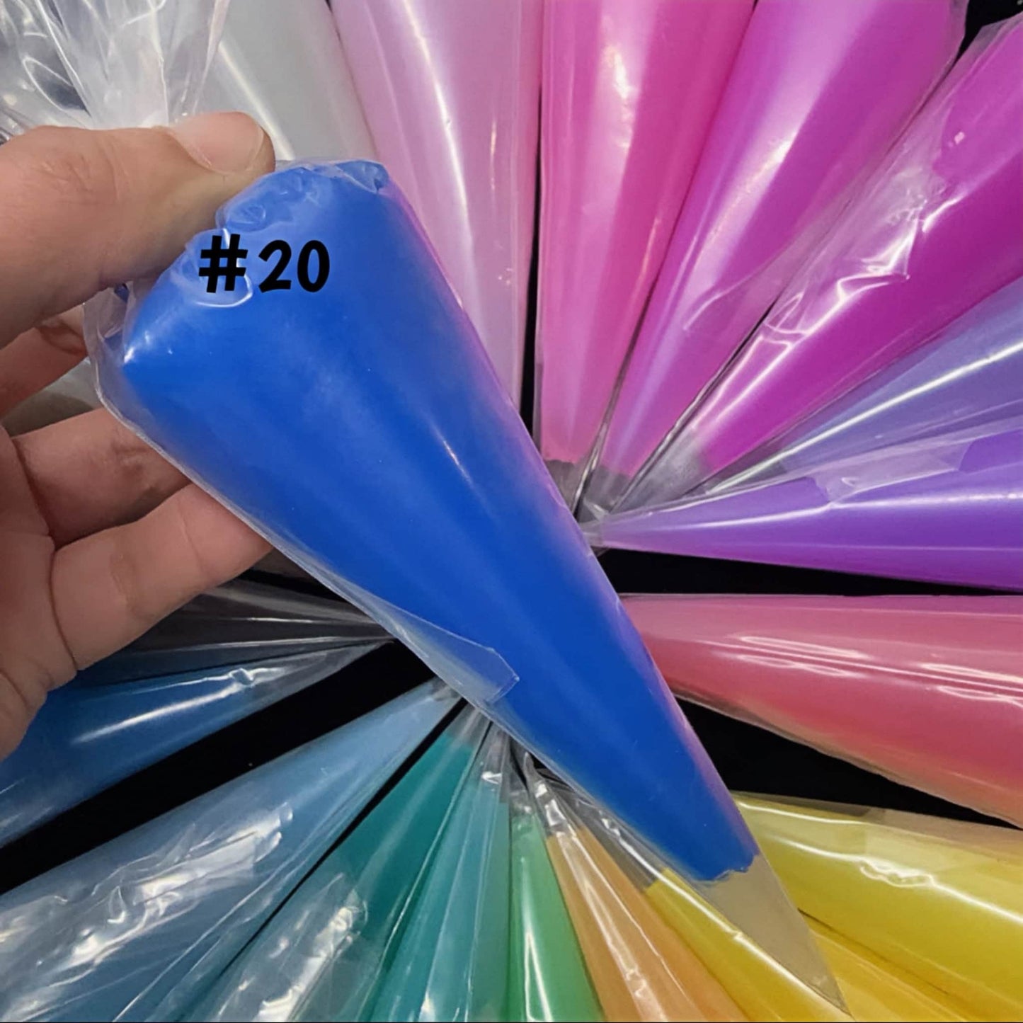 Bulk cream glue set – great value for DIY enthusiasts & classrooms