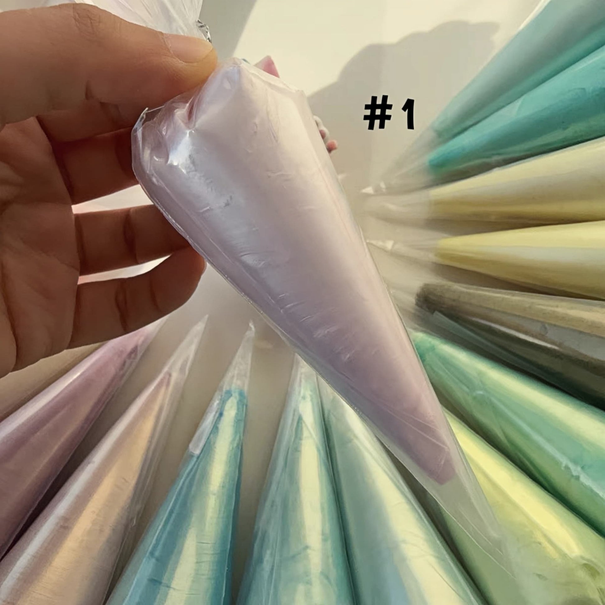 DIY Craft Essential: Pearlized Cream Glue for Creative Decor