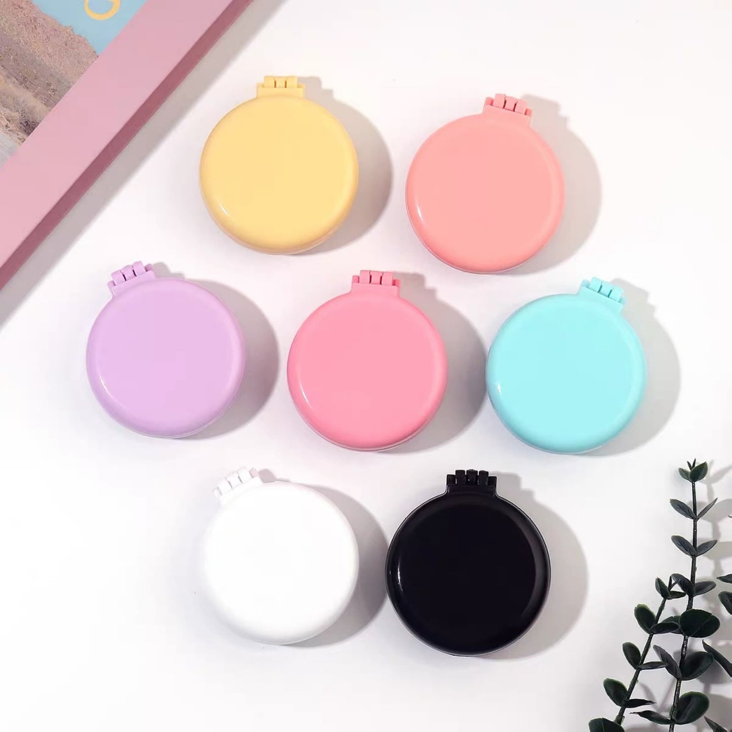 Foldable cushion brush mirror combo for cream glue DIY tools
