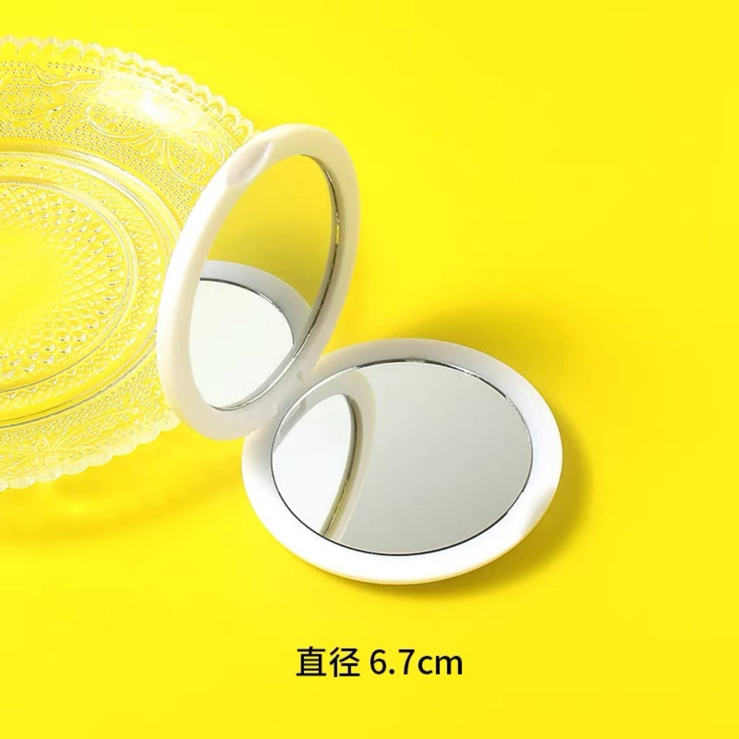 Miniature vanity mirror accessory for DIY decoden decoration