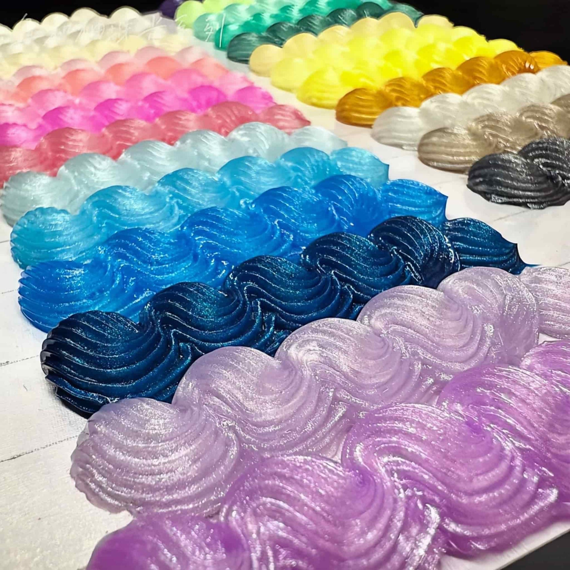 Pearlescent cream adhesive glue in multiple shimmer colors for kawaii handmade decorations and phone accessories