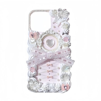 Elegant Decoden Phone Case Infused with Traditional Baroque Aesthetics