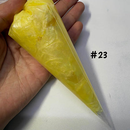 Yellow pearlized cream glue with piping tip for 3D DIY projects and kawaii accessories